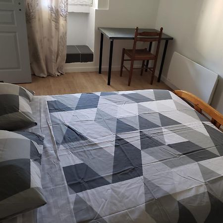 Chambres Meublees Et Spacieuses LʼIsle-Jourdain Εξωτερικό φωτογραφία