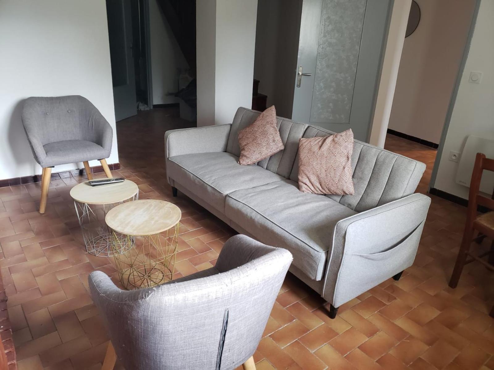 Chambres Meublees Et Spacieuses LʼIsle-Jourdain Εξωτερικό φωτογραφία